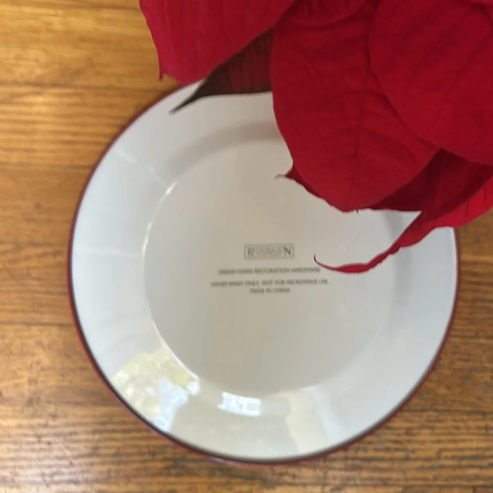 Restoration Hardware Holiday Tin Plates. Set of 4 🎄❄️